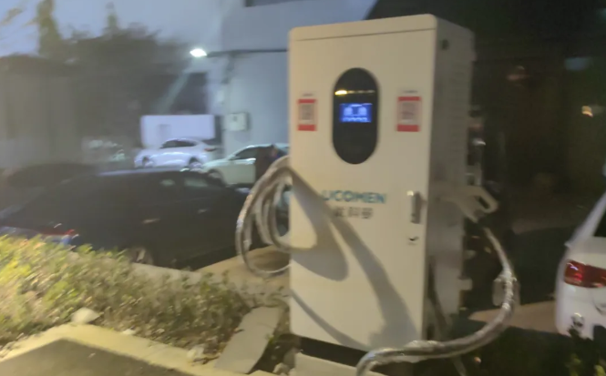 推進(jìn)鄉村充電設施建設，村村通建設科曼120KW快充樁上線(xiàn)